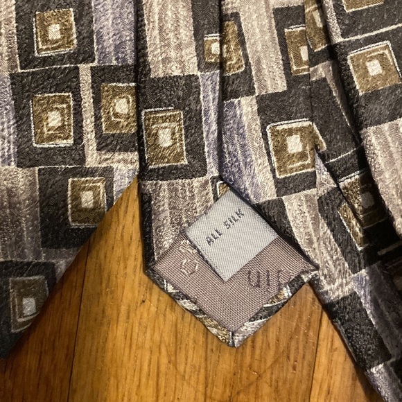 Pierre Cardin silk tie 59.5” length   -bm - Picture 2 of 3